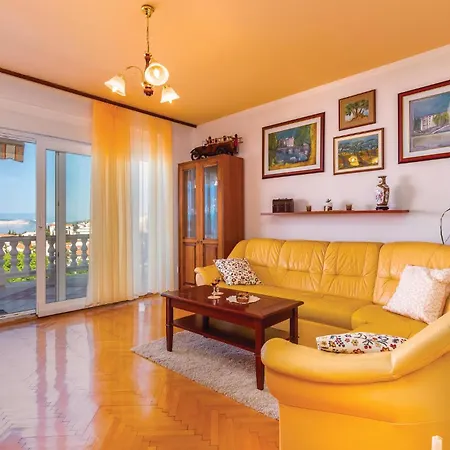Apartment Beautiful In With Jacuzzi