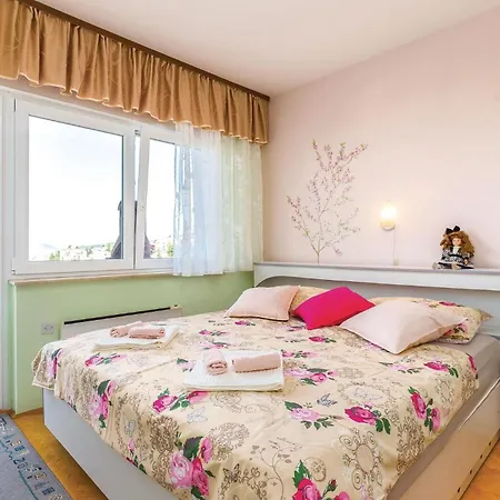 3 Bedroom In Lägenhet