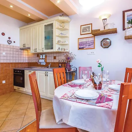 Apartment Beautiful In With Jacuzzi *